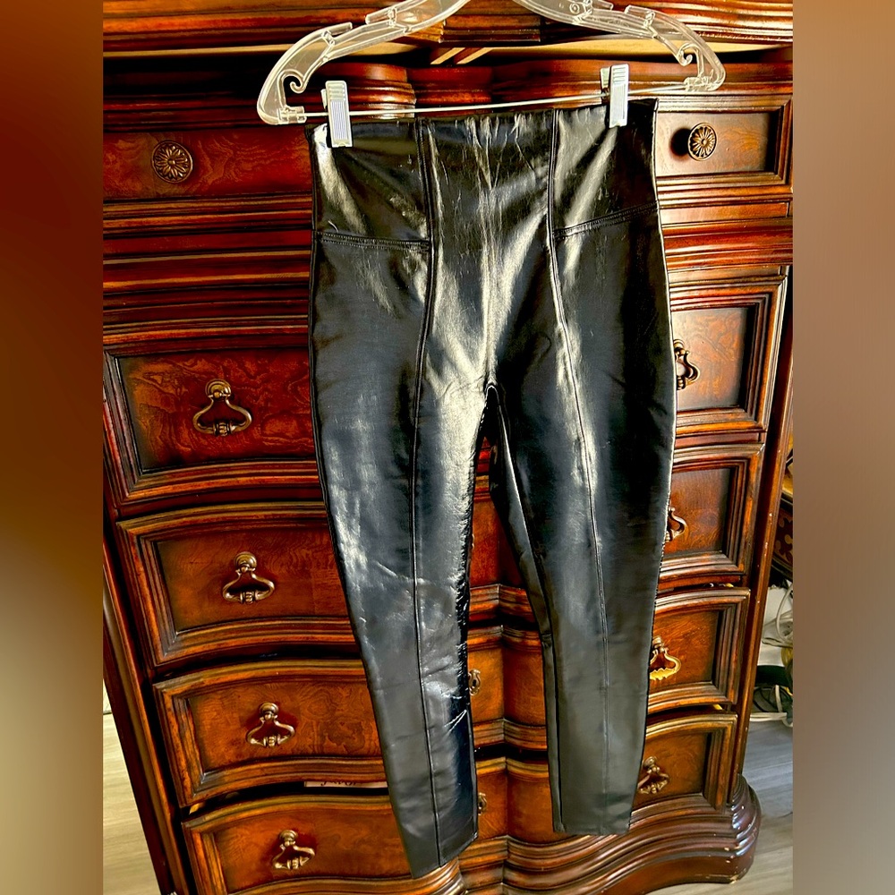 Faux leather Spanx leggings..no pockets… made very well